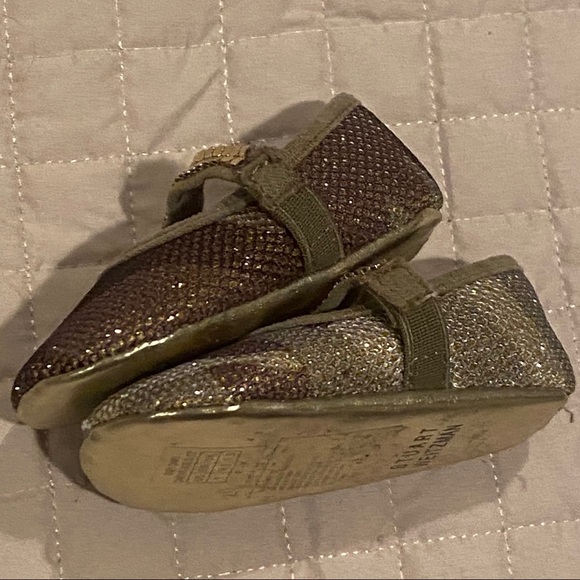 Baby Girl Stuart Weitzman Crib Shoes - Picture 4 of 5